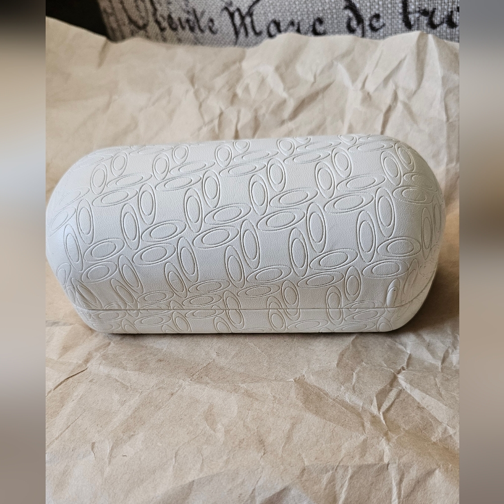 Oakley White Sunglasses Case Pre-owned